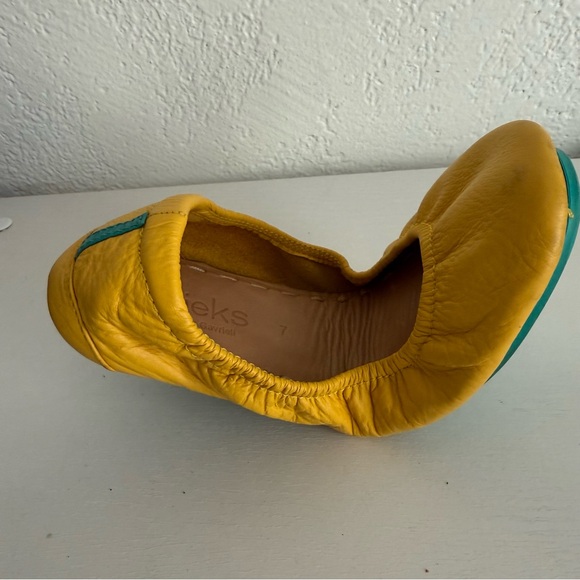 Tieks Flats Women’s Size 7 Flats Mustard Yellow Leather Cushioned Foldable - Picture 4 of 7